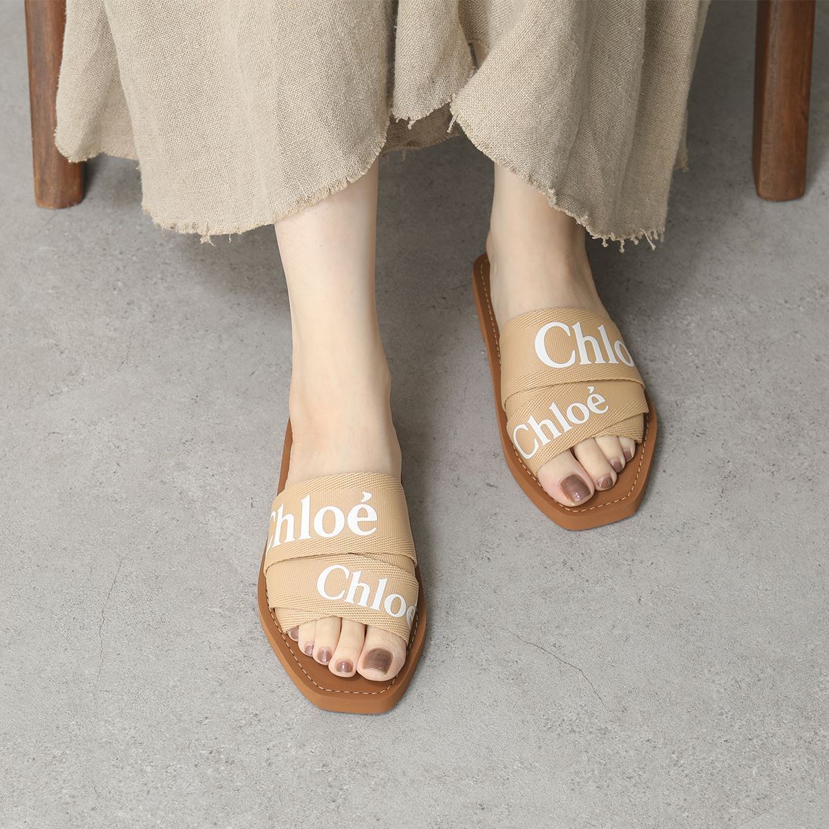 Chloe サンダル soft tan