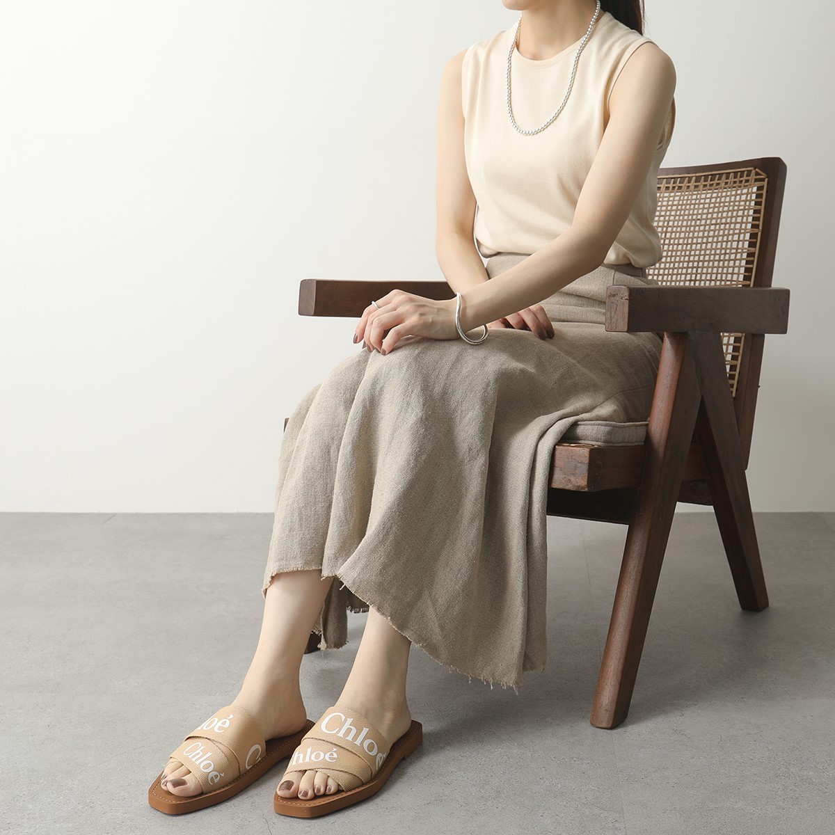 Chloe クロエ WOODY フラットミュールサンダル レディース BLACK WHITE 