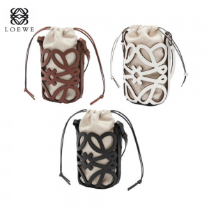 LOEWE ロエベ アナグラムカットアウト ポケット