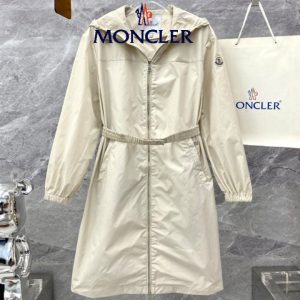 MONCLER モンクレール フード付き単層タフタレインジャケット ブラック ホワイト