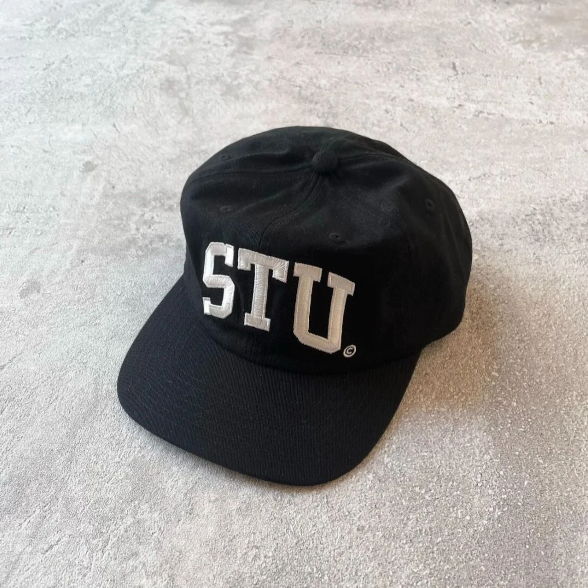 Stüssy ベースボールキャップ 黒 Stussy 刺繍Sロゴ ベースボールキャップ 黒 Stussy Sロゴ ベースボール